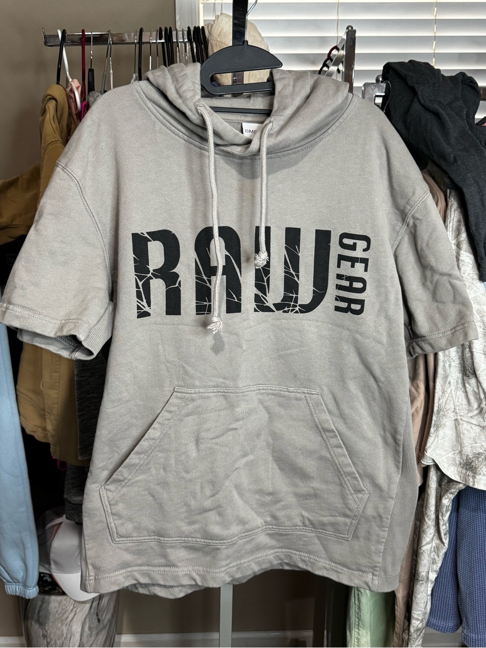 RAW GEAR Short-Sleeve Hoodie -